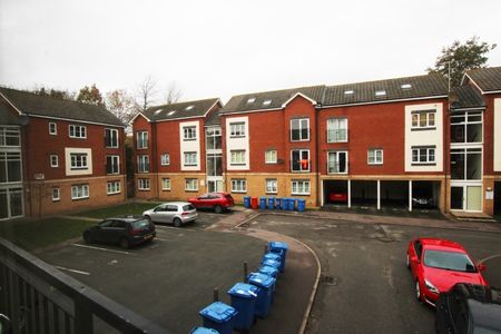 Isabelle Court, Kettering, Northamptonshire, NN16 - Photo 3