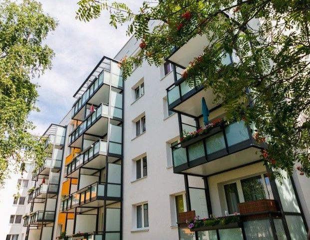 Gemütliche 3-Raumwohnung mit wunderschönem Balkon! - Photo 1