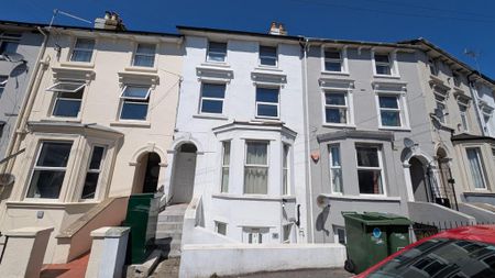 1 bedroom flat to rent - Photo 2