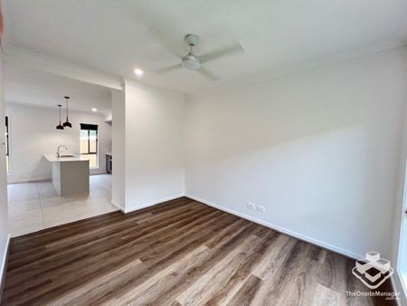A Spacious Family Home timber floor, high ceiling - Photo 3