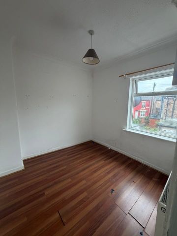 2 Bed Terraced House, Lind St, L4 - Photo 2