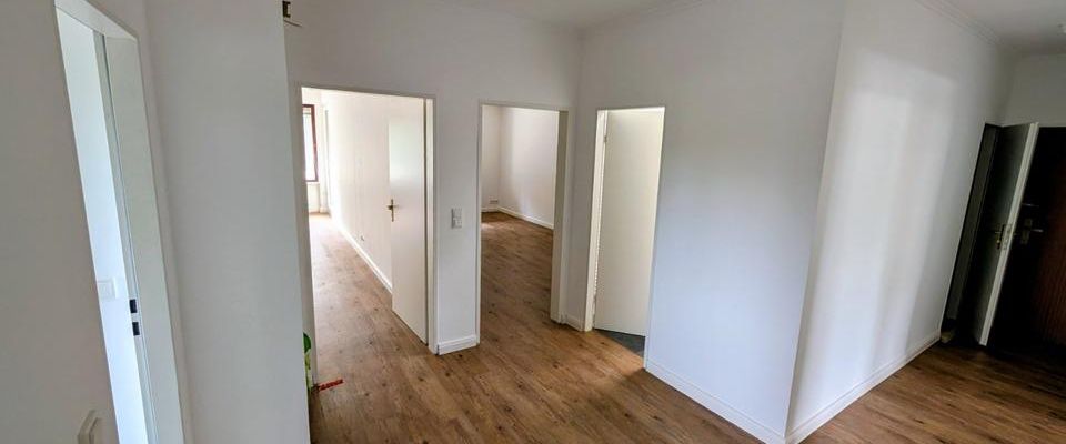 5-Zimmer-Wohnung mit Balkon, EBK und Tiefgarage in Wellingsbüttel - Foto 1