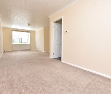 14, Royston Hill, East Ardsley, Wakefield, West Yorkshire, WF3 2HG - Photo 5