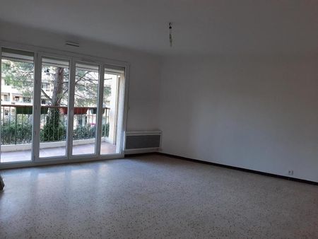 Location Appartement 3 pièces 70m² DRAGUIGNAN 83300 - Photo 2
