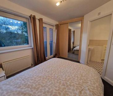 4 bedroom flat share to rent - Photo 3