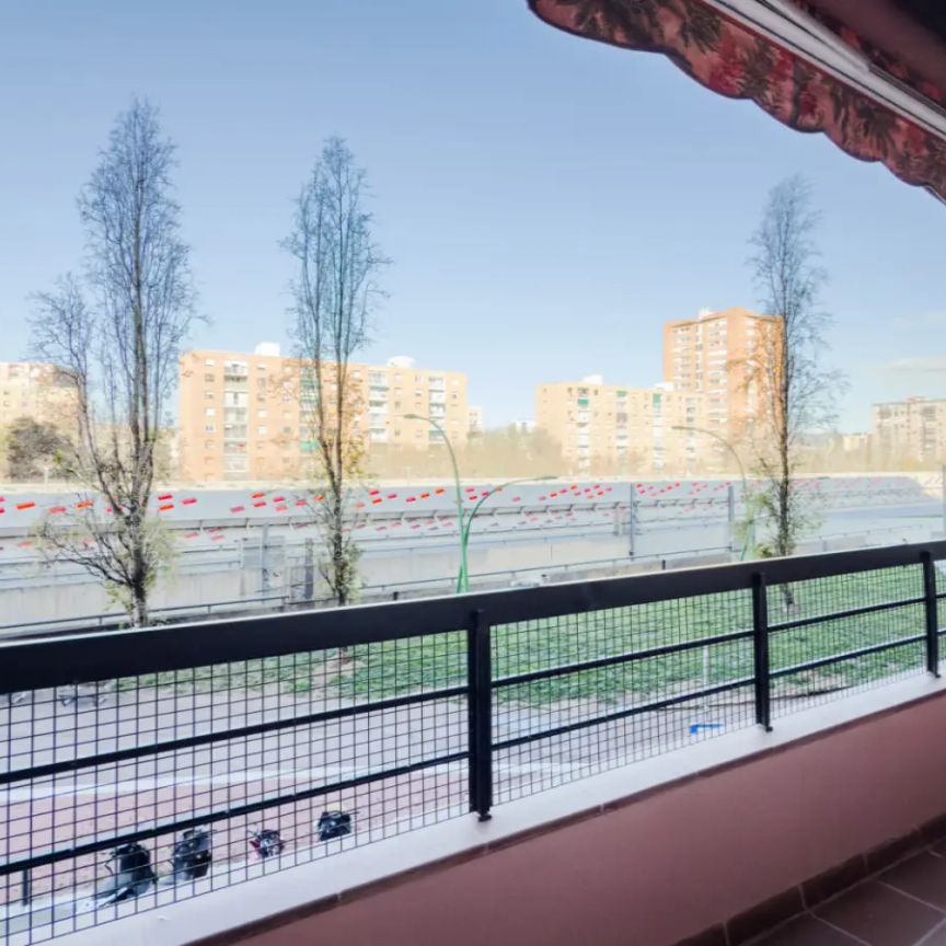 Room in a shared 5-bedroom apartment for rent in el Besòs i el Maresme, perfect for professionals and students - Foto 1