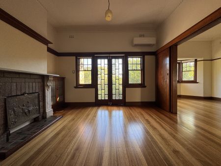 1/5A Creswick Street, Hawthorn - Photo 2