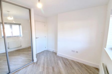 Kingsware Road, Stoke On Trent - Photo 2