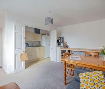 High Street, Saxon House High Street, SN16 - Photo 2