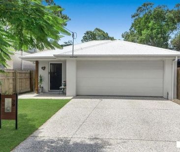 Great Lowset Modern Home - Photo 4