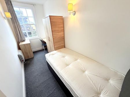3 bedroom apartment to rent - Photo 4