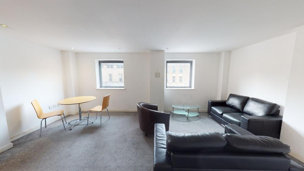 2 bedroom flat to rent - Photo 1