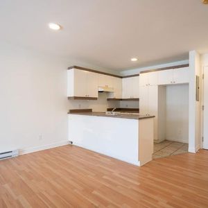 1 CH - 1 SDB - Saint-Charles-Borromée - $1,145 /mo - Photo 2