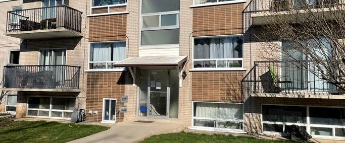 2 bedroom apartment | 2154 Lilnan Court, Burlington - Photo 1