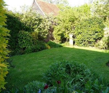 High Street, Hungerford, RG17 - Photo 1