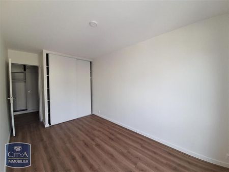 Location Appartement 3 pièces 74m² POITIERS 86000 - Photo 4