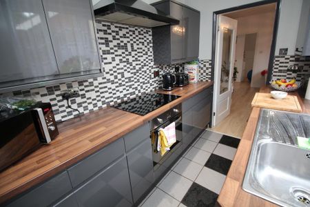 2 bedroom end of terrace house to rent - Photo 5