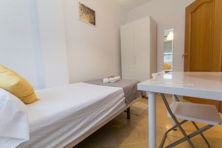 Calle Nazareno, Málaga, Andalusia 29014 - Photo 2