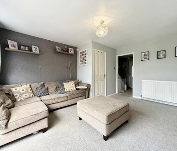 2 bedroom end of terrace house to rent - Photo 1