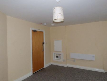1 bedroom Flat To Let - Photo 2