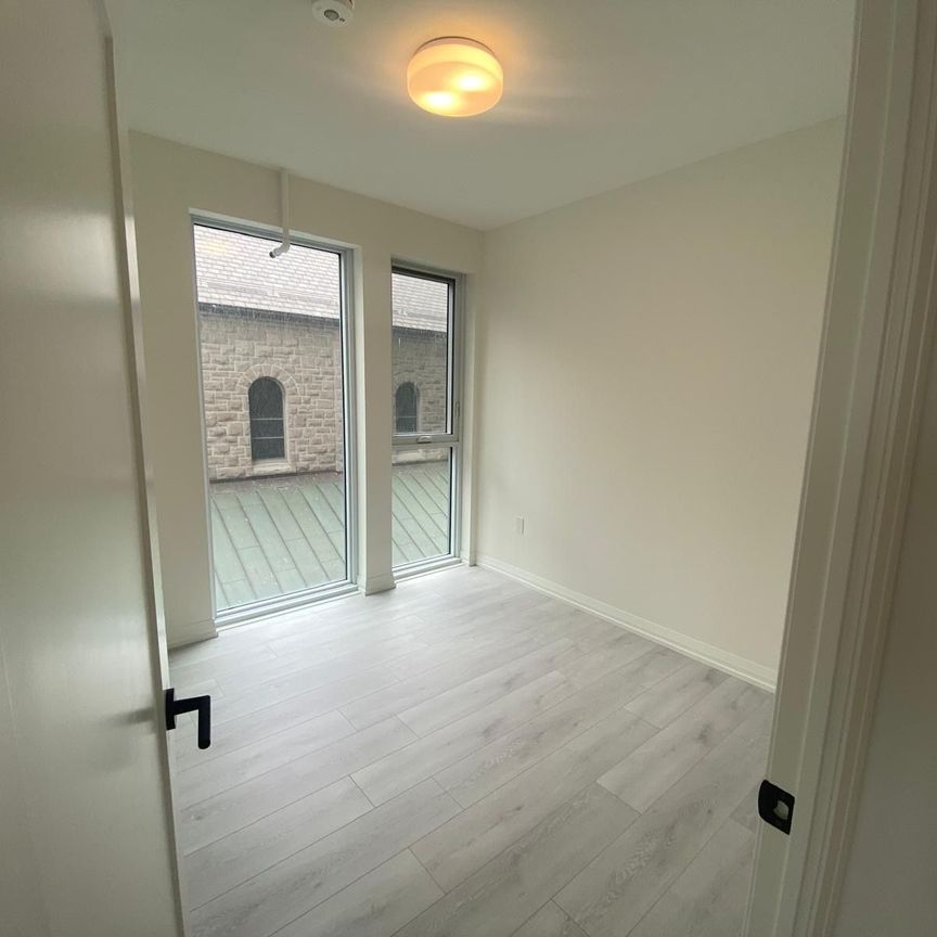 For Lease - 292 Dundas Street Unit# 413, Toronto, Ontario - Photo 1