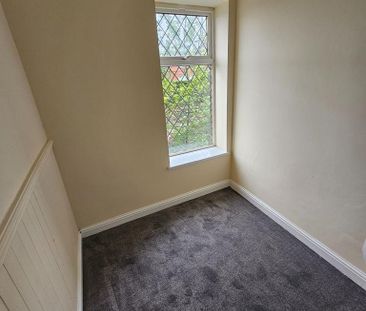 2 bedroom semi-detached house to rent - Photo 5