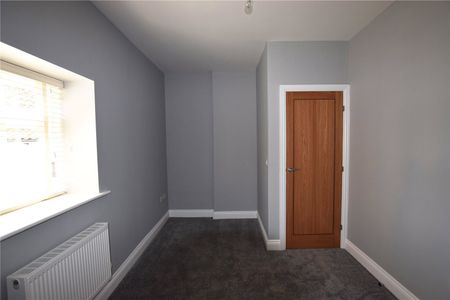 Red Cedar Court, Yeovil, Somerset, BA20 - Photo 5