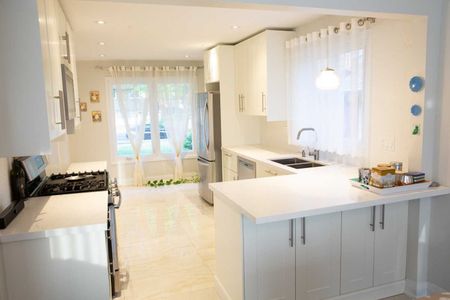 For Lease - 65 Bellbury Crescent, Toronto, Ontario - Photo 4