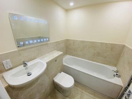 1 bedroom penthouse to rent - Photo 5