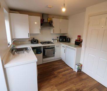 3 bedroom end of terrace house to rent - Photo 6