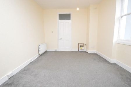 3 Bedroom Flat To Rent - Photo 3