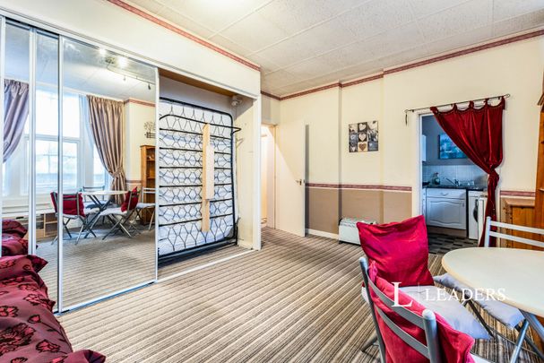 1 bedroom studio to rent West Cliff Studios, 13 Durley Gardens, West Cliff, Bournemouth, BH2 - Photo 1