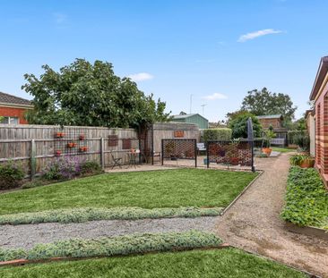 TREMENDOUS HOME IN TERRIFFIC LOCATION - Photo 2