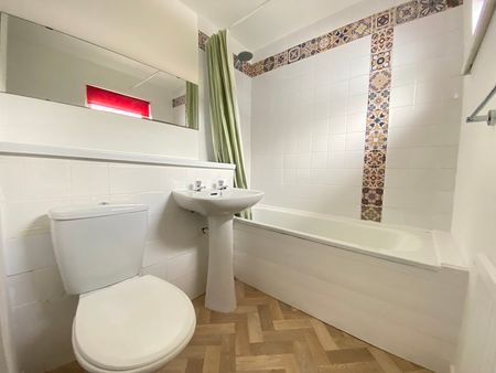 Warwick Place, West Cross, Swansea, SA3 - Photo 4