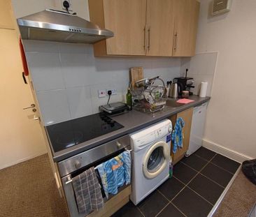 1 bedroom flat to rent - Photo 4