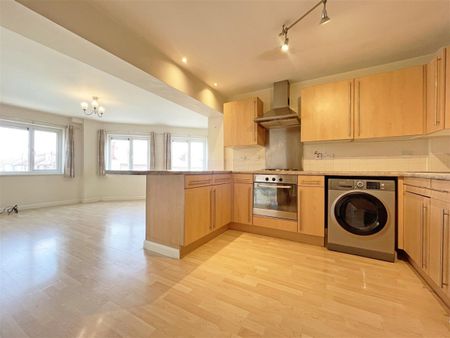 2 bedroom Apartment to rent - Photo 2