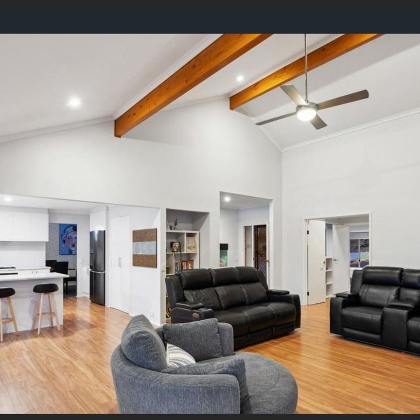 Large & Modern Family Home with a Pool! Pool & Garden Servicing Included! - Photo 1