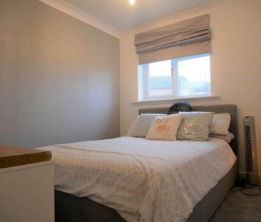 3 bedroom end of terrace house to rent - Photo 5