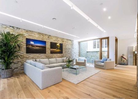 3 bedroom terraced house with 2 receptions and 4 bathrooms in Marylebone, W1U - Photo 2