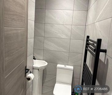 1 bedroom in a house share to rent - Photo 6