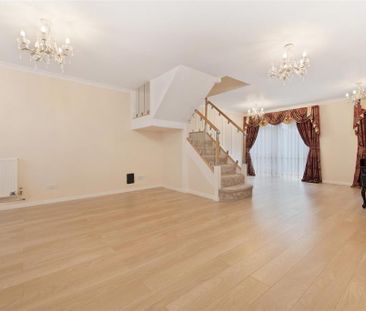 4 bedroom semi-detached house to rent - Photo 5