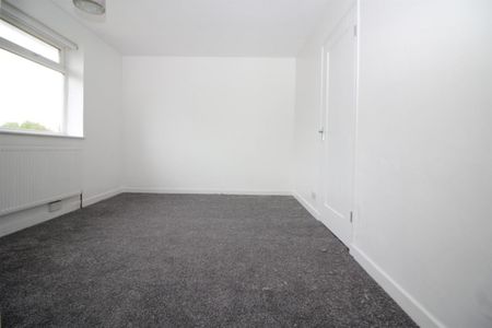 3 Bedroom House - Terraced To Let - Photo 4