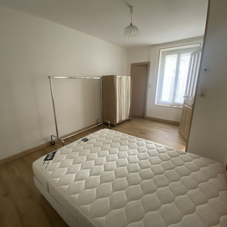 Location Appartement 1 pièce 34m² LE CREUSOT 71200 - Photo 1