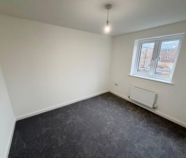 3 bedroom semi-detached house to rent - Photo 2