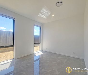 3/32 Sunnyman Street, Taylor ACT 2913 - House For Rent | Domain - Photo 3