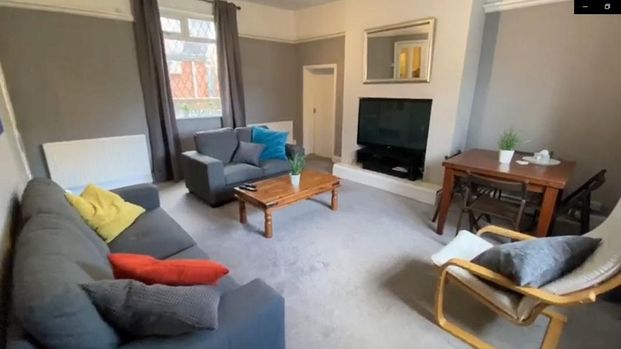 1 bedroom in a house share to rent - Photo 1