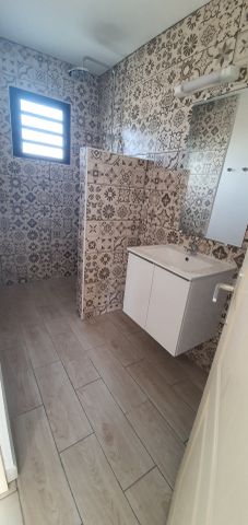 Location Maison 4 pièces 71m² ST ANDRE 97440 - Photo 3