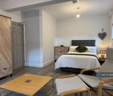 1 bedroom in a house share to rent - Photo 6