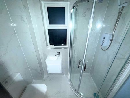 Studio Flat, Stirling Road, HA3 - Photo 4