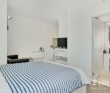 710/280 SPENCER Street, MELBOURNE - Photo 3